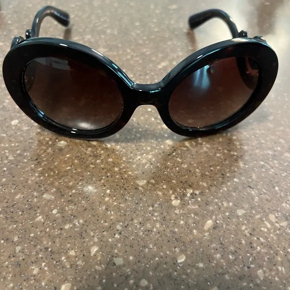 Prada | Accessories | Prada Black Oval Sunglasses Vintage  display picture 3